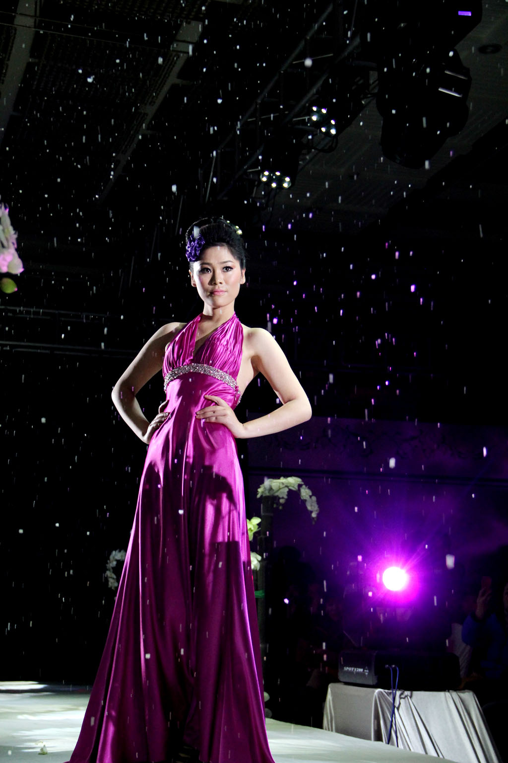 '贵夫人婚庆礼仪公司壹周年大型主题婚礼秀 -