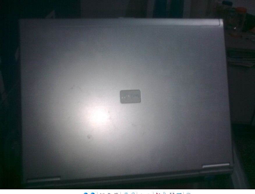 8成新的超薄,原装惠普电脑,原装充电器,保证没