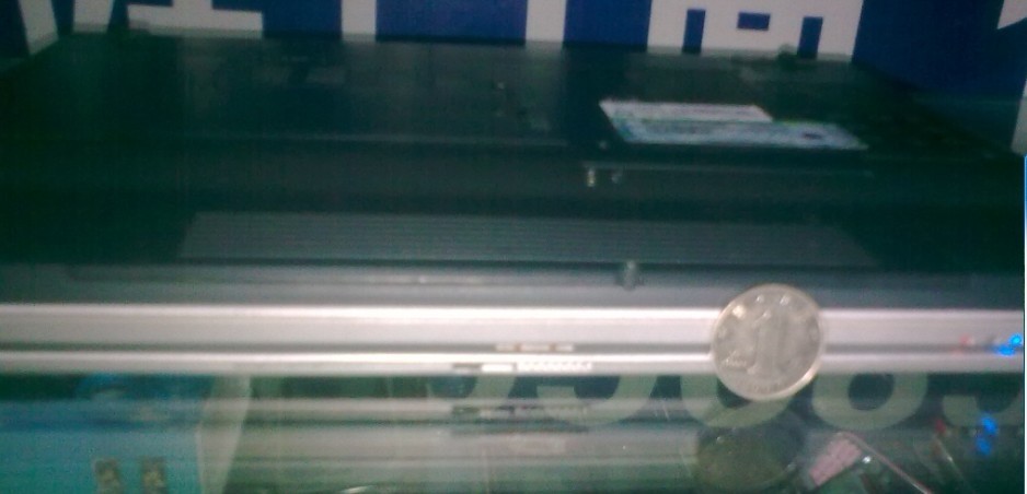 8成新的超薄,原装惠普电脑,原装充电器,保证没