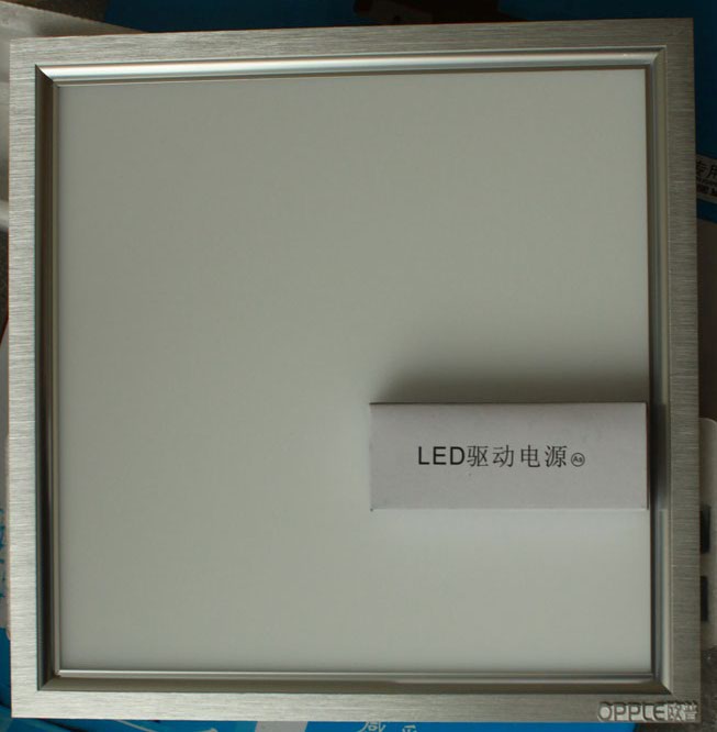 LED01.jpg