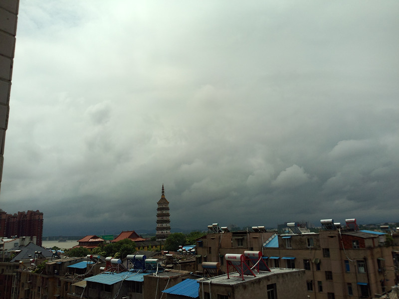 P30608-104912_.jpg