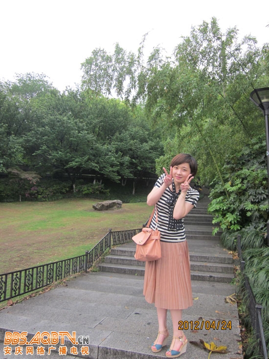 安庆电视台热线800里的那个小妹郑圆圆哥喜