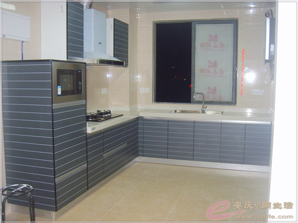 S8302169.jpg