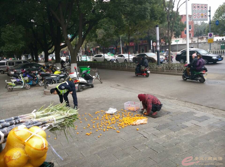 高花亭小学门口执勤交警执法态度差 - 今日安庆