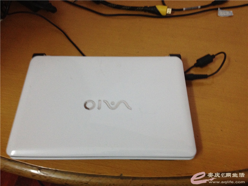 出售索尼10寸上网笔记本 500 块钱 送个鼠标 -