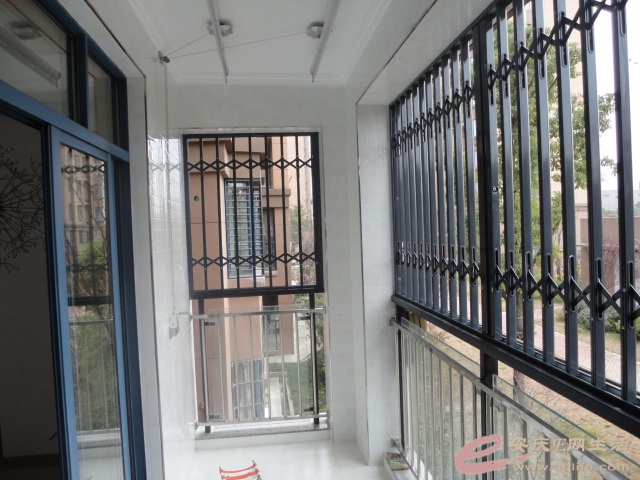 Ƭ 093.jpg
