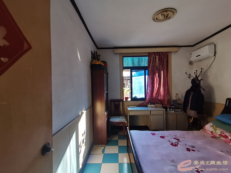 f779ec1c-4ca9-463f-9dd3-30845ec19061_0.jpg