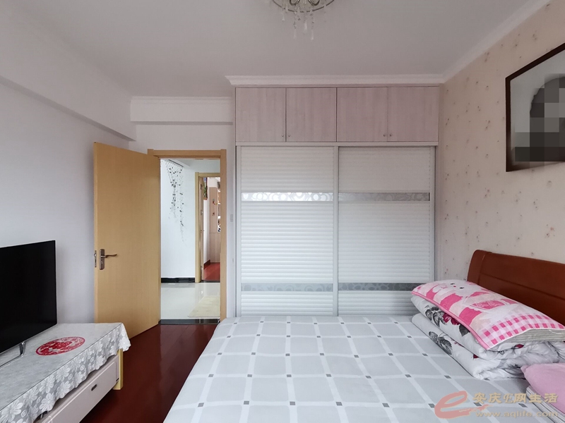 7db30cf5-1100-4beb-856d-f3537fe50010_0.jpg