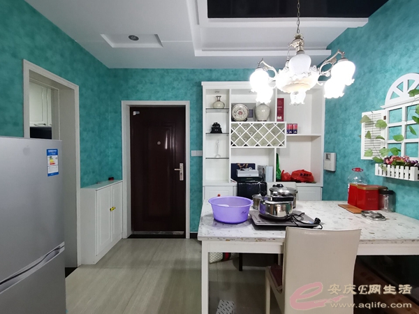 aed3a081-17b1-4b4e-a6e5-ebca3825e3d8_0.jpg