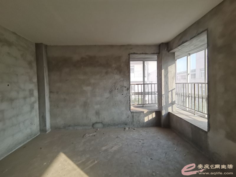 588c7546-bfbd-4efa-abff-de129a6395ef_0.jpg