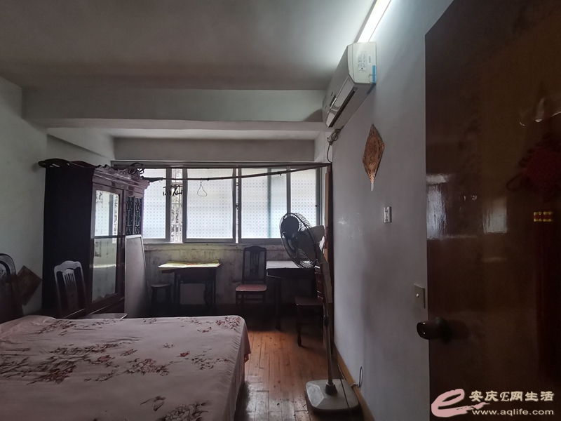 ee89e9c1-3804-4e0c-9435-059730e41dd6_0.jpg