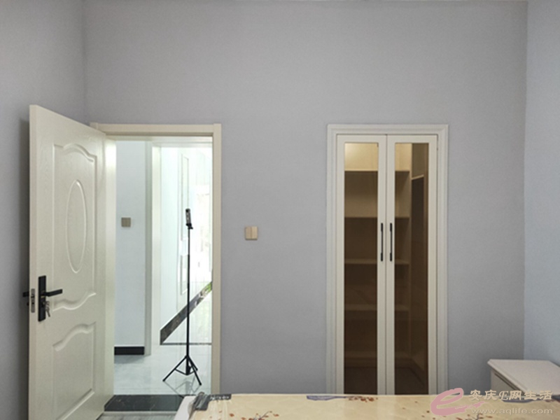 22740acc-127e-40af-aa9d-1e2e6f3024fa_0.jpg