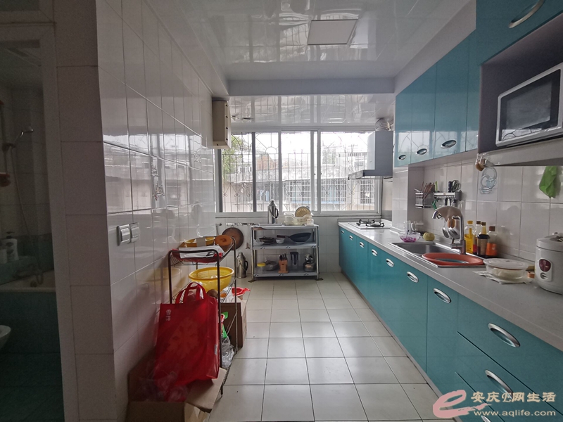 99fb8654-ab54-484f-bedd-33e3b1214715_0.jpg