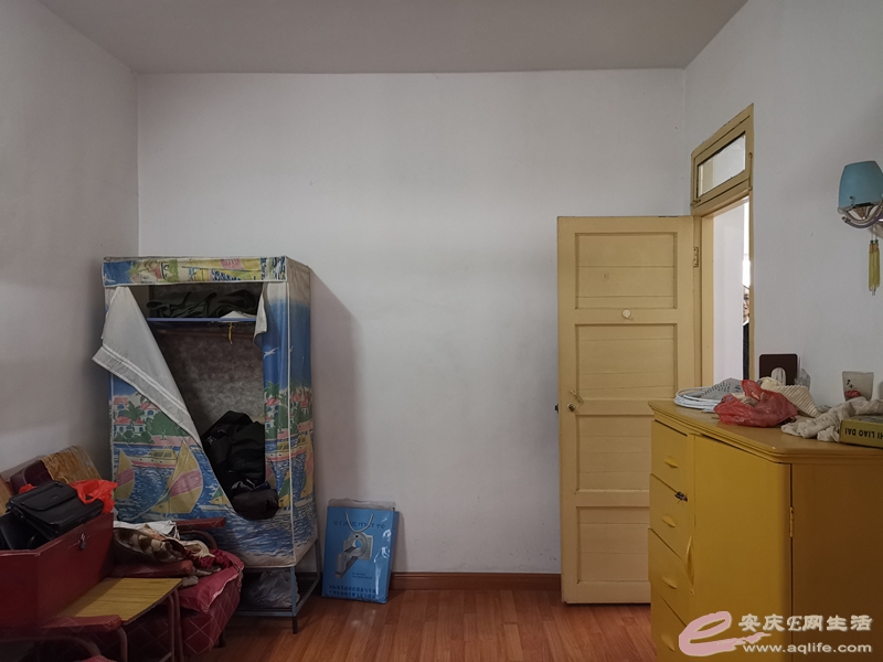 112933wko221ex2xzx6kme.jpg
