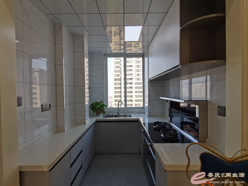 eef20b4e-df82-482f-8408-35d211ee31a3_0.jpg