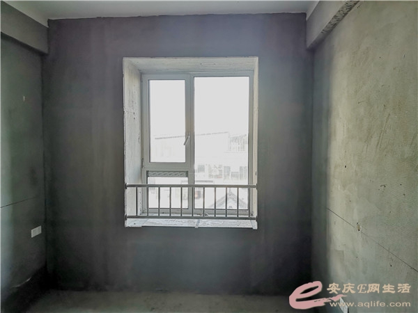 bd417576-8982-4534-8066-64f161188705_0.jpg