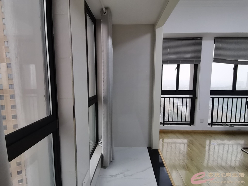 ec27a489-c3e9-45f3-8496-d743086fa1ac_0.jpg