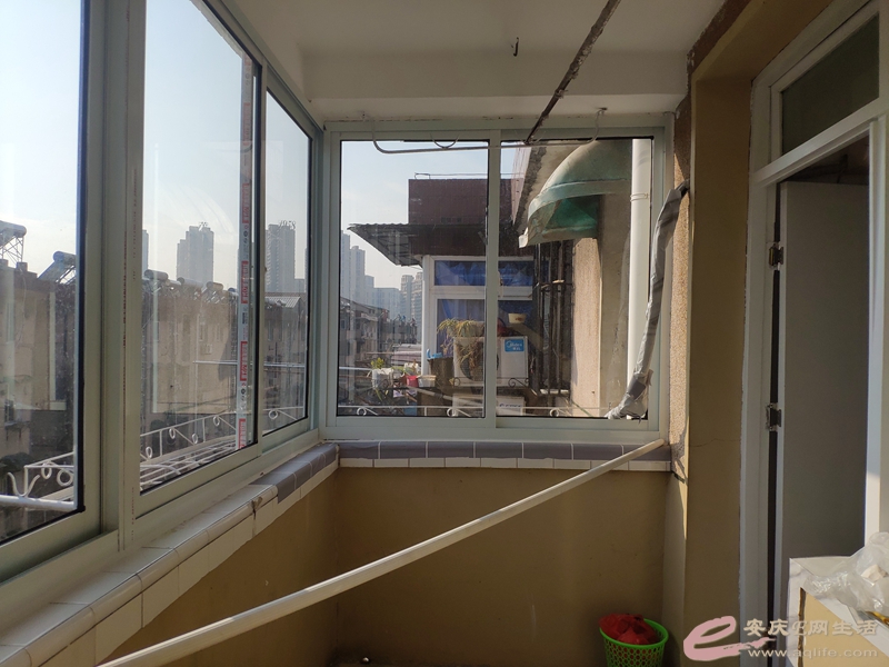 c3809979-f61b-4bd9-b452-2a30da6f4e85_0.jpg