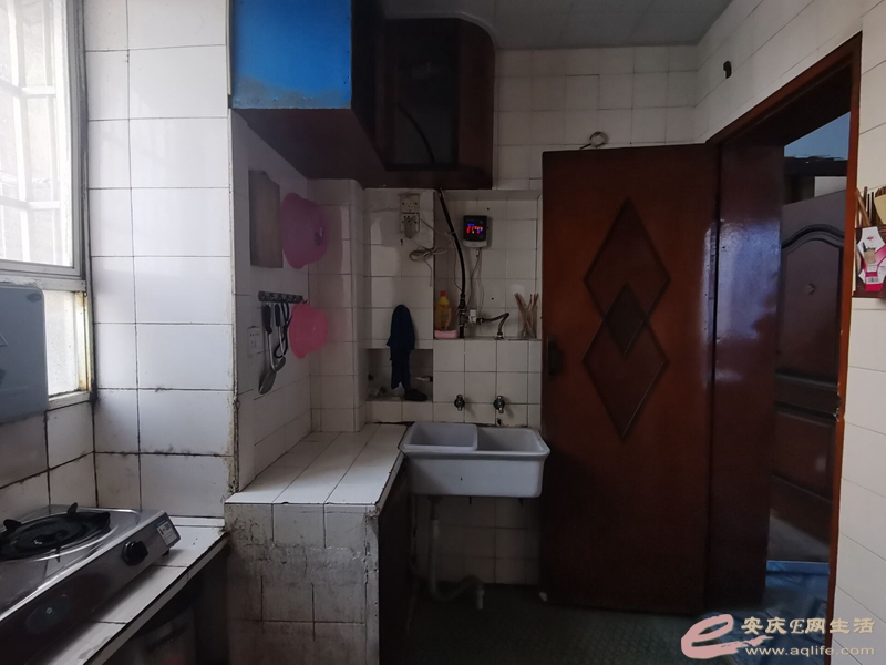 860fbbae-c5e9-4542-8dd6-2648df0ad16e_0.jpg