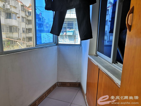 8d8813bb-cd9d-434a-b70f-b0fb9b2a3971_0.jpg