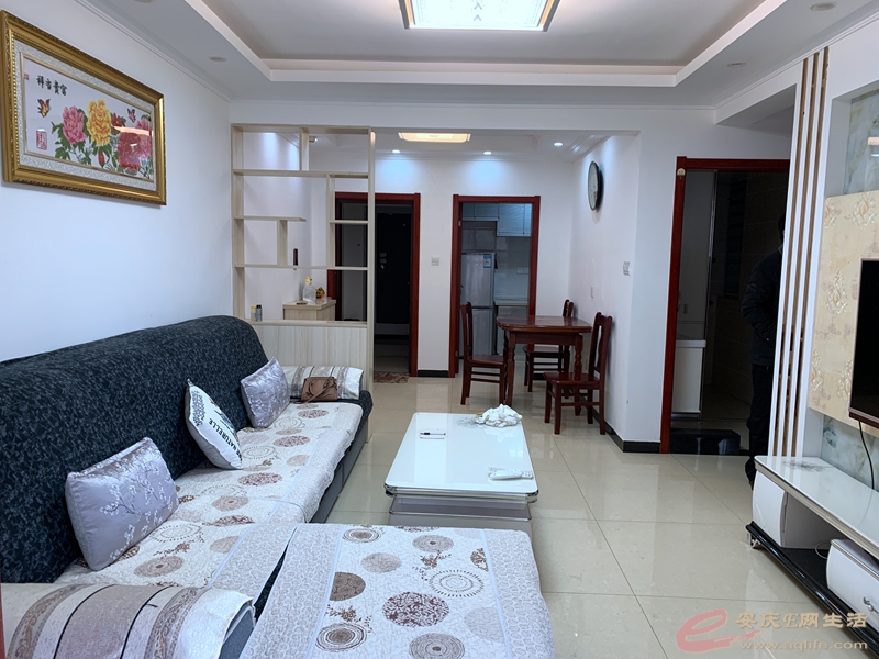 2bd4f878-2da4-45e5-8238-ed7e7b797ae9_0.jpg