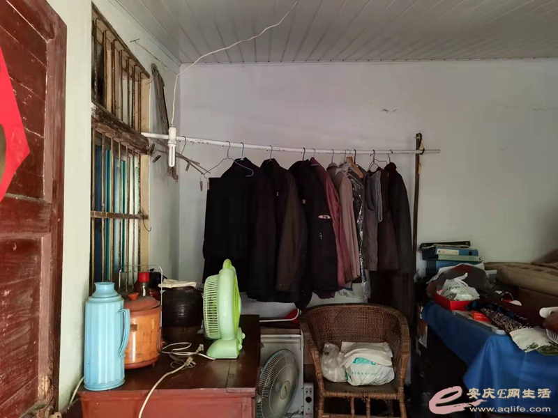 a76e61df-812b-4cba-83bd-f8ac9cecdb76_0.jpg
