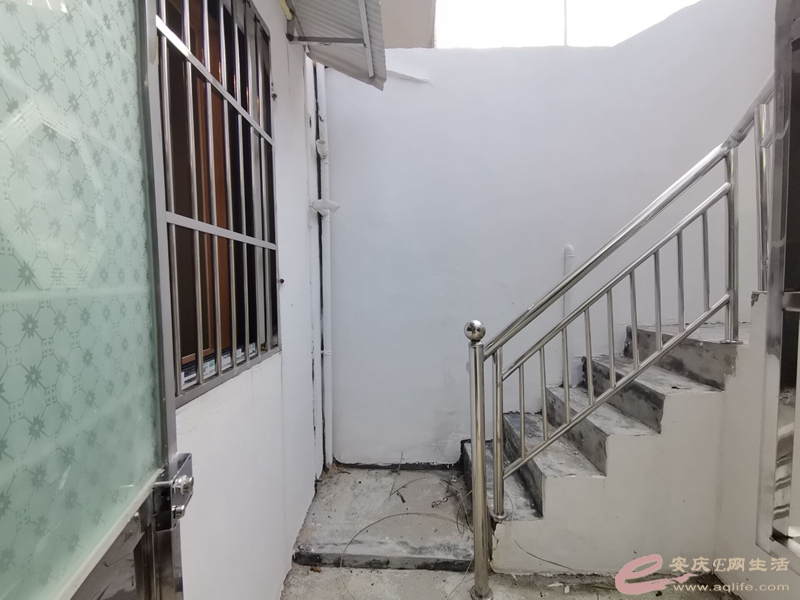 174962bd-da3d-467f-b230-3eef7a89e3d6_0.jpg