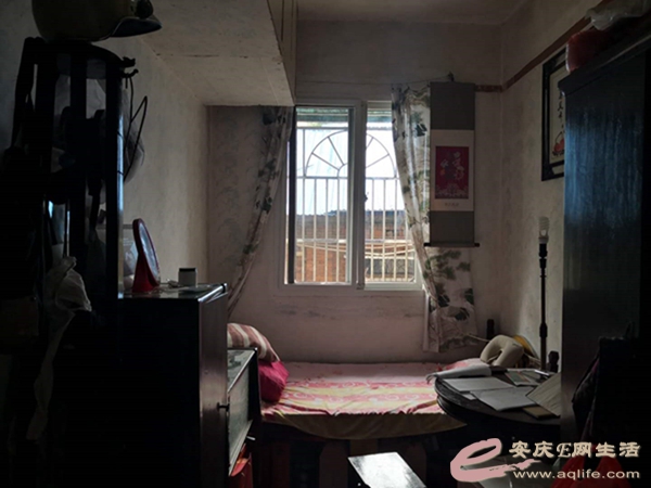 aeac42c1-0761-45f7-967c-63a011702c1f_0.jpg