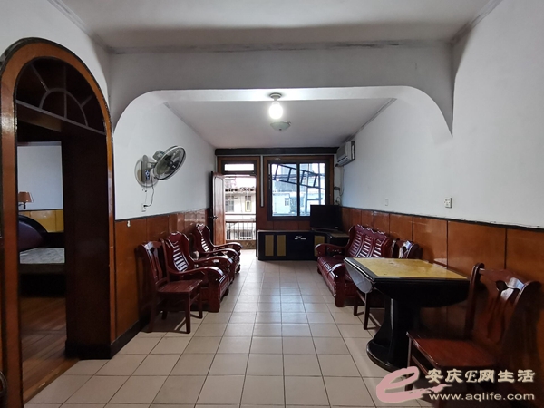 ff3d1f86-15d3-433e-a7bc-350636a540fe_0.jpg