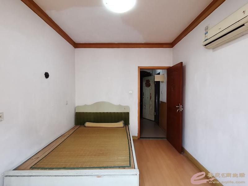 b81d437e-37c9-41b0-8822-542ee37a5762_0.jpg