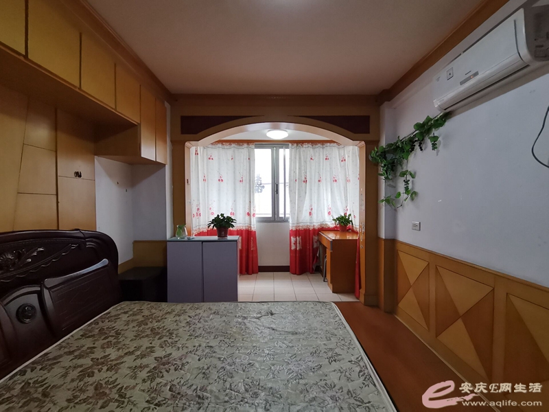e2dae051-36a0-4156-8f11-6e863be6340c_0.jpg