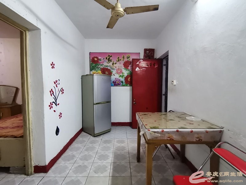 092805ugougtg56bhtt205.jpg