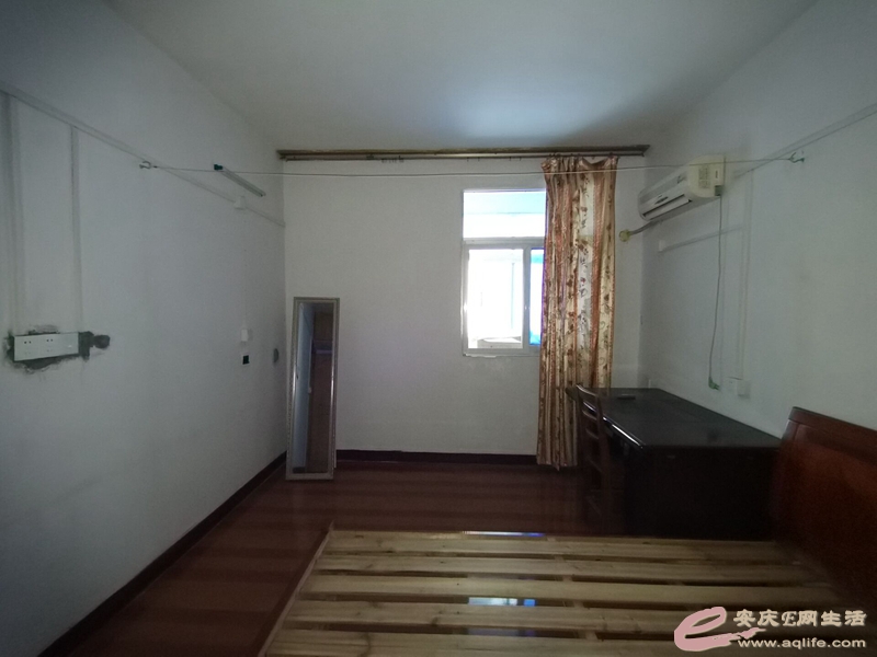 114134md1ho8959ndllggc.jpg
