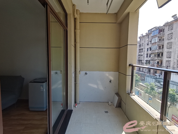 ababc450-ff1b-4eba-a2f7-d211002381dd_0.jpg