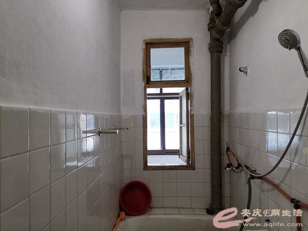 4ef63640-116d-4cb0-bd9c-25425571e1ee_0.jpg