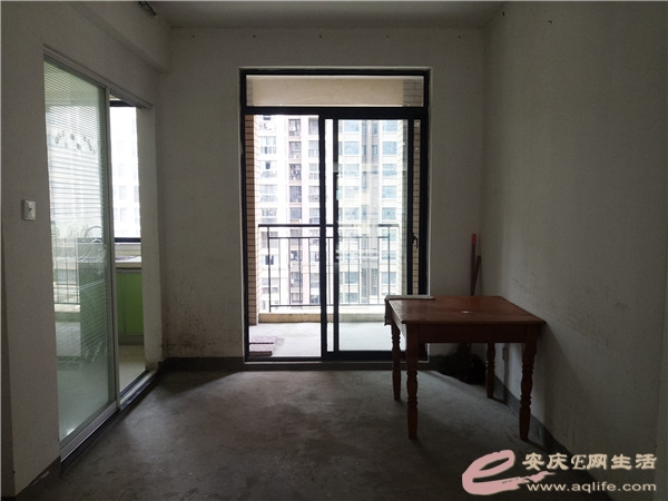f600c15d-5d83-4f20-a93d-bd7a0ae92153_0.jpg