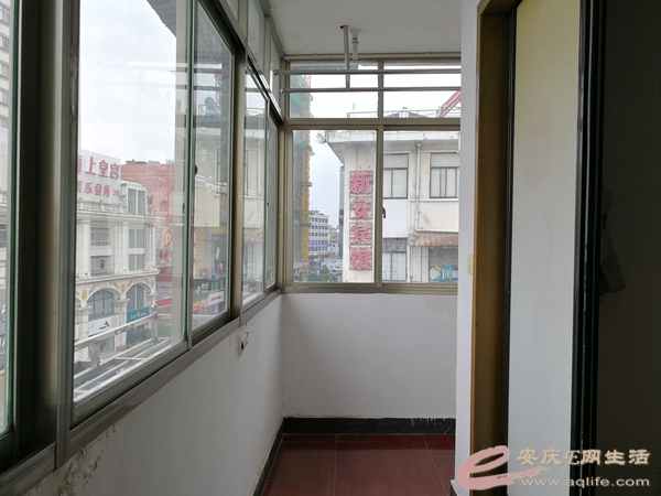 df15293c-154b-4d58-950a-d1f2784c39e3_0.jpg
