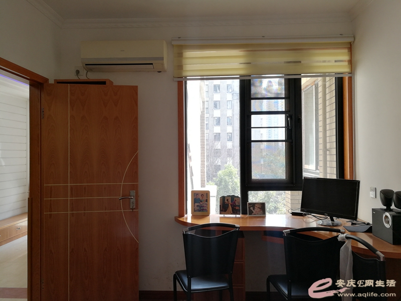 ad588d35-1c6d-47fd-a02c-04f14efa5930_0.jpg