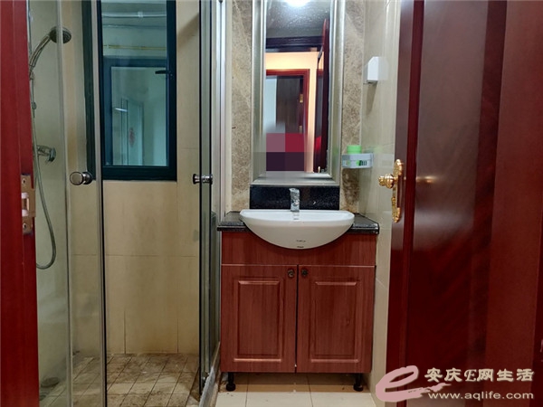 65b793ec-cb09-4dee-9a82-e2ea2b56ed53_0.jpg