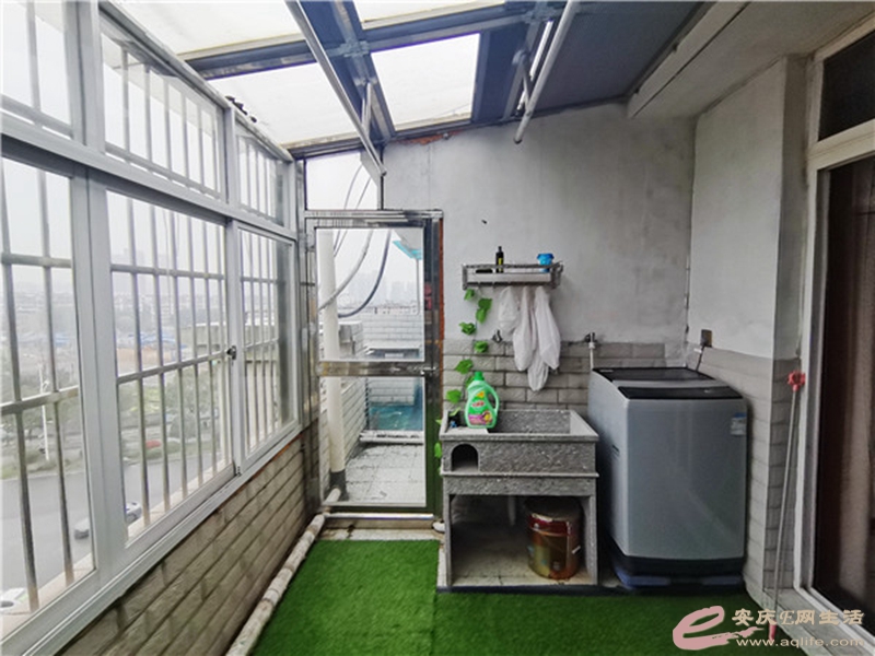 b5314d38-db00-4496-b46b-aef705b66a1f_0.jpg