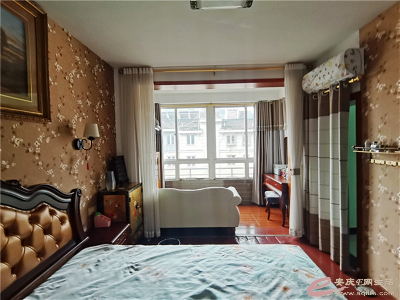 daedbee5-96b6-4e69-96ac-00b8c8221807_0.jpg