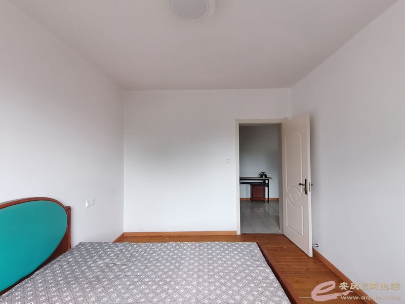 fff31571-4ad8-49c0-bd7d-f1412ec85e5e_0.jpg