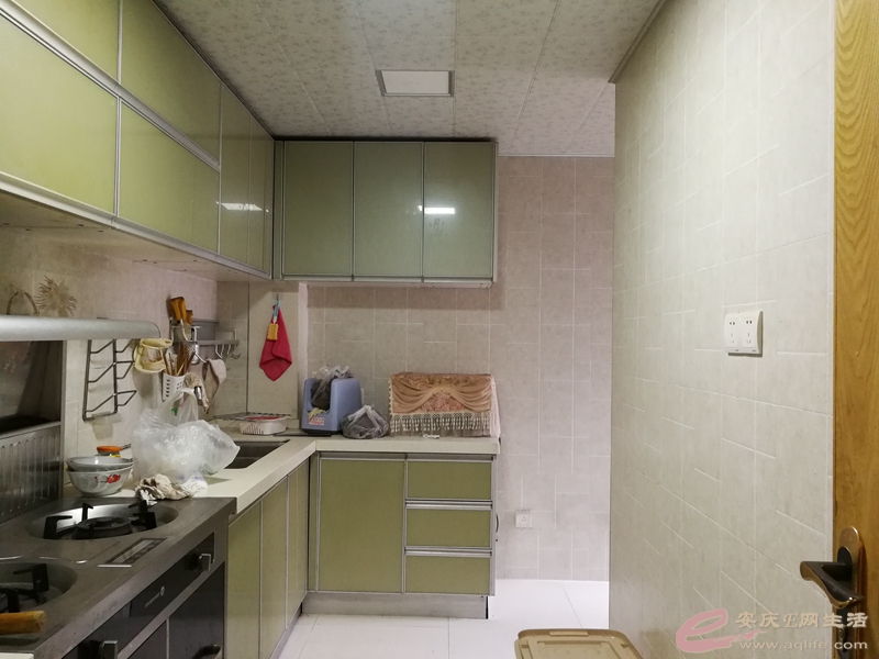 946d5a89-88de-4179-9ba9-173b7640845f_0.jpg