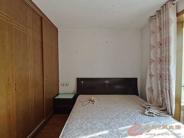 5aacffe0-ca7a-40d8-906a-ff1681cd2be2_0.jpg