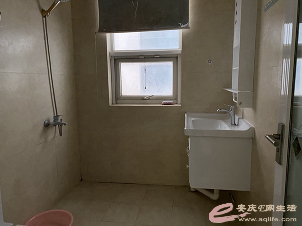 937c92a8-991d-418f-8243-f105cb380d93_0.jpg