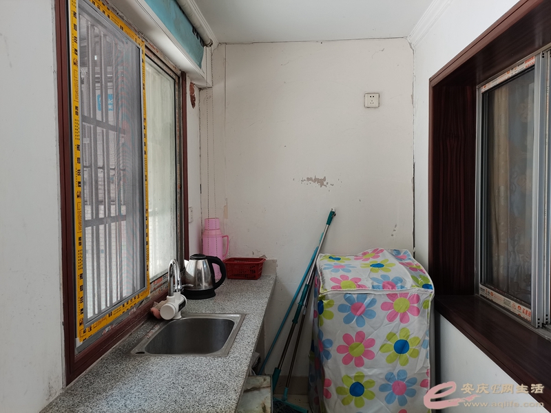 4bd19169-41f0-4eae-9d0f-2b6a5e225ce4_0.jpg