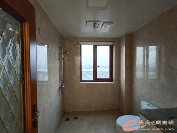5ac5dbc6-6dcc-4210-8d41-b9124b550bf5_0.jpg