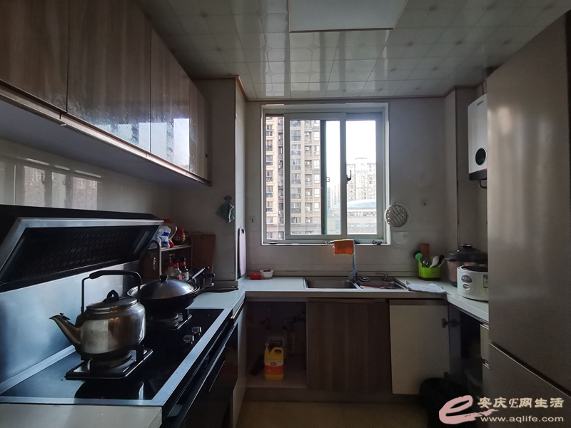 ab8ad449-7a0b-45c6-a09f-a28c24f3beaf_0.jpg