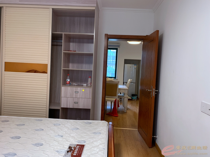 b5794eea-c4a8-43bc-bebe-ab7a16ca4582_0.jpg
