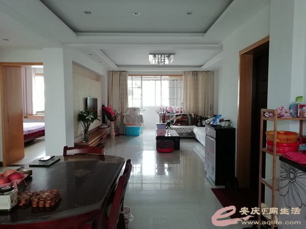 25eb5d81-50a8-4843-b852-8cd065b29167_0.jpg